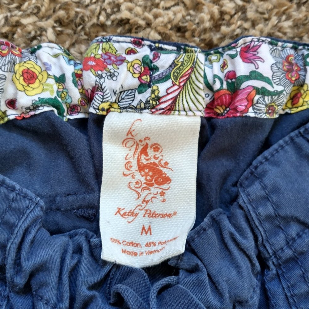 4 pair Scrub bottoms Koi, & WonderWinks - Picture 4 of 11